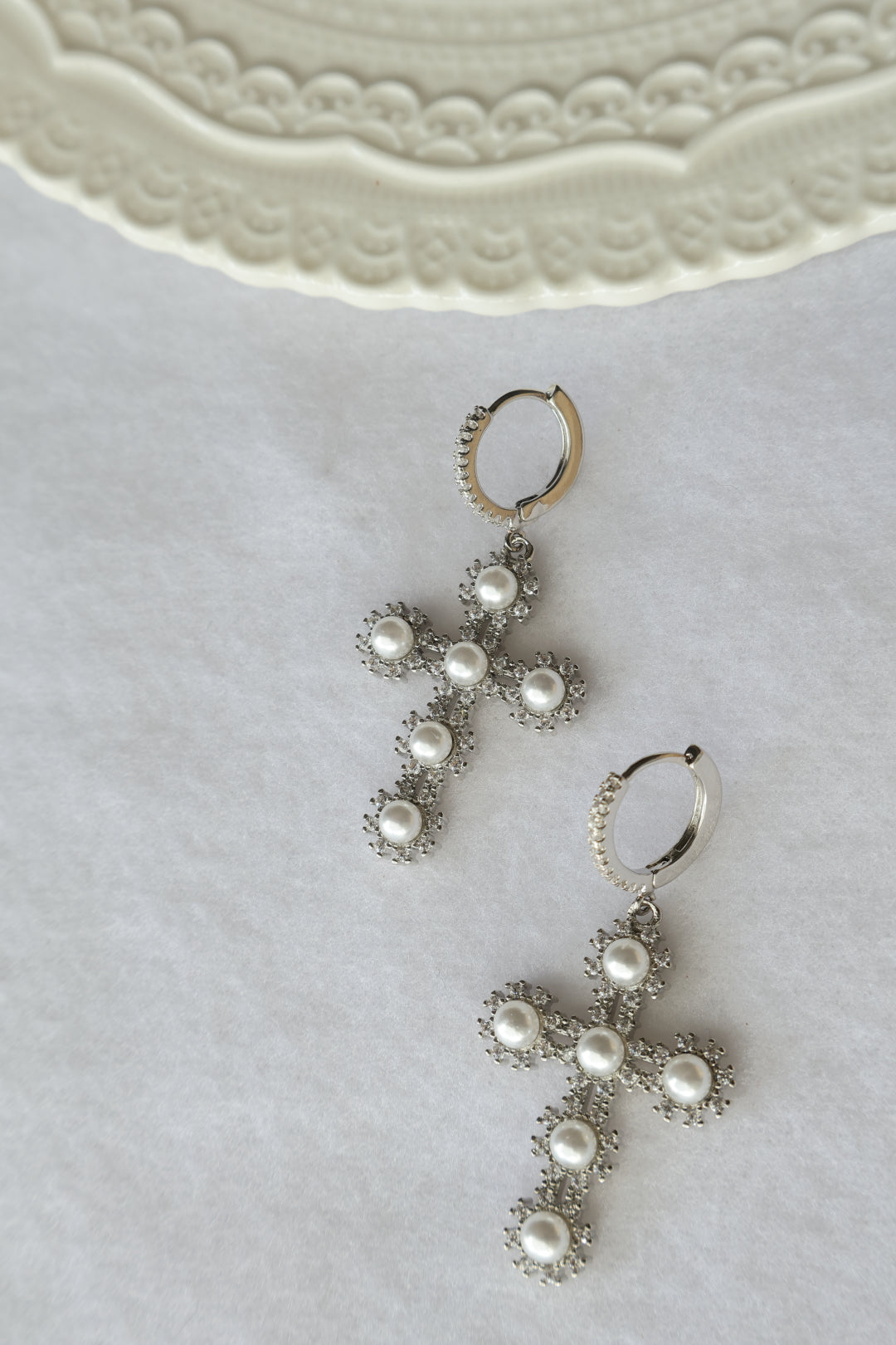 ARETES CRUZ PERLA