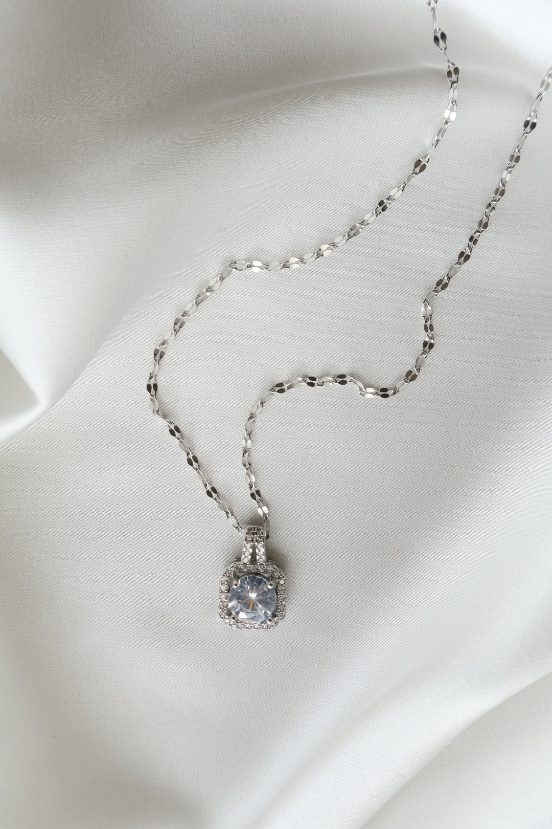 COLLAR ZIRCON  PLATA